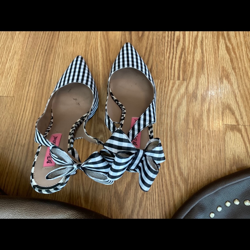 Betsy Johnson size 8